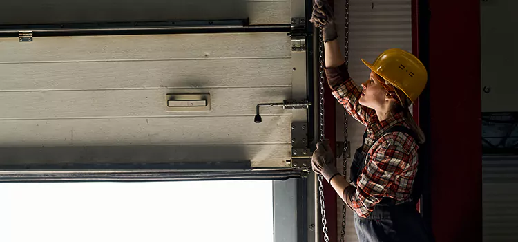 Addressing Common Garage Door Stoppage Issues in Lake Forest, IL